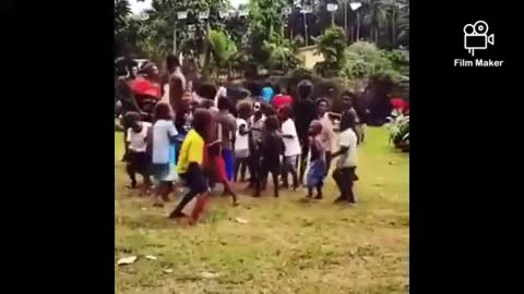 Funny and simple dance move by pacific islanders kids
