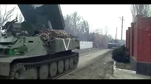 Russian armoured tanks and airborn troops move in on Kyiv region, Ukraine