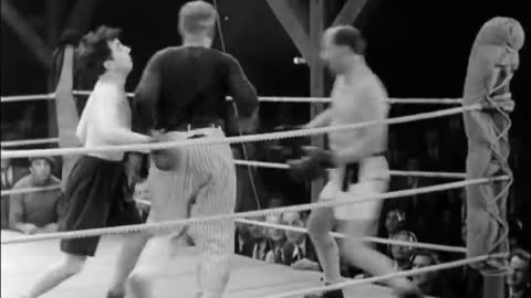 Chaplin boxing