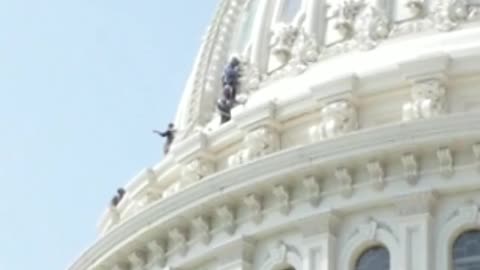 Workers Cleaning the US Capital!