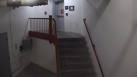 5179CHOBBASouthGarageStair5_2021-01-06_00h00min01s257ms.mp4