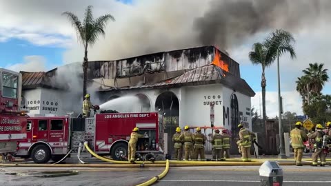 Fire engulfs office building in downtown Los Angeles