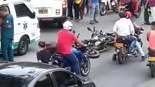 Dos ambulancias se chocaron cuando se aproximaban atender a motociclistas lesionados en Bucaramanga