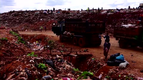 The Ugandan entrepreneur turning trash into handbags