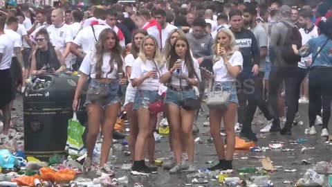 Bottles thrown as Leicester Square, London, becomes unofficial ‘fan zone’ Thousands of England fans
