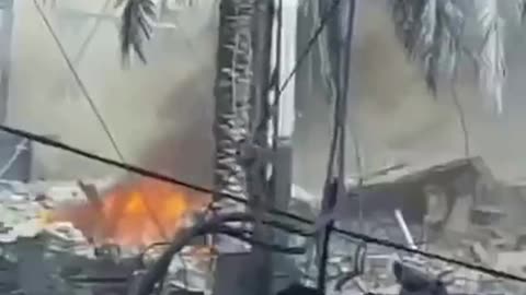 🇵🇸SOOT-COVERED WOUNDED STRETCHERED AWAY