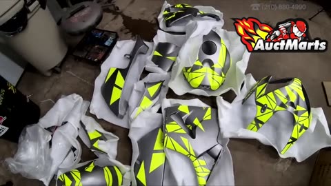 Transforming a 2006 CBR 600RR Honda Motorcycle with Auctmarts Fairing