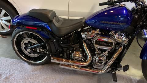 2019 Harley Davidson Breakout 114 Vance & Hines Mini Grenade install Sound FXBRS Exhaust