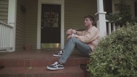 Alec Benjamin - Let me down slowly,[Official Music video]