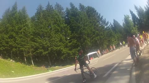 Thomas Voeckler stops mid race and abuses Dutch fans after being booed in Le Tour De France 2014