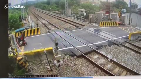 ‘Rebellious’ grandma dashes through level crossing with her mobility scooter in Taiwan