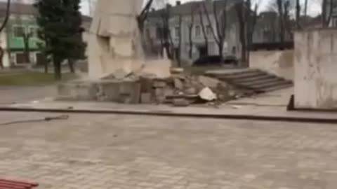 In the city of Stryi, Lviv region, a statue of a Soviet soldier was dismantled