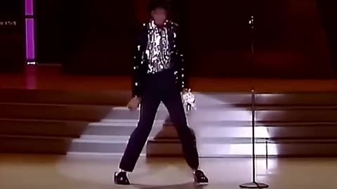 Michael Jackson doing his fast moonwalk 😱🔥 #michaeljackson #shortvideo #viral #ytshorts #shorts