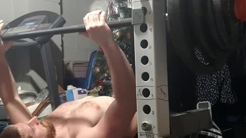 225 x 4 reps pin bench