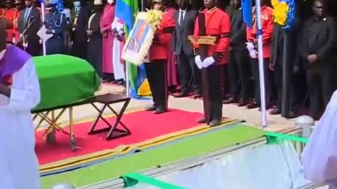 Ceremonia fúnebre de Magafuli, el presidente de Tanzania asesinado por engañar a la OMS