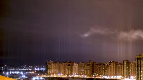 In the heart of St. Petersburg, a rare and breathtaking sight was visible: Light Pillars! 🌟