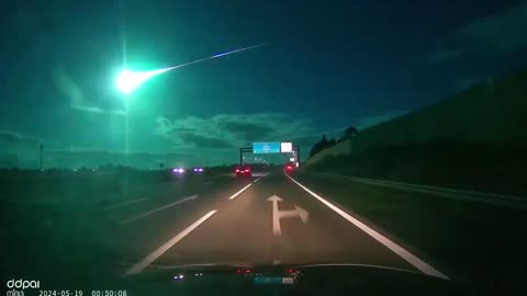 🇵🇹 A meteor lit up the sky over Portugal this night