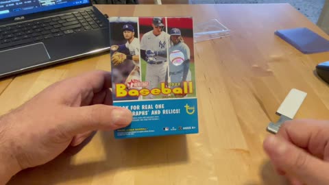 2022 Topps Heritage Baseball Blaster | Looking for SSPs, Chromes, and Image Variations