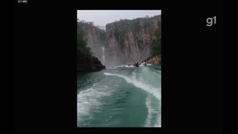 Boats speed to depart from Capitol Canyon canyon site BRAZIL
