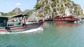 Kayaking and the Monkey Island of Cat Ba, Vietnam (by Jepoy Lakwatsero)