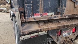 1996 International 8100 6X4 Dump truck tailgate locking