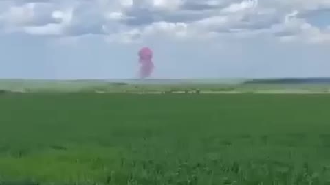 Ukraine War - Explosion, a poisonous cloud about 1 km high