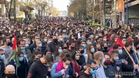 Grèce, les manifestations continu et la tension monte