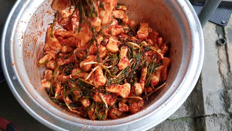 K-Food : Young Radish Kimchi