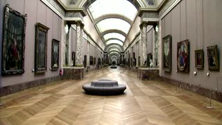 Louvre museum visitors fell by 72 percent in 2020