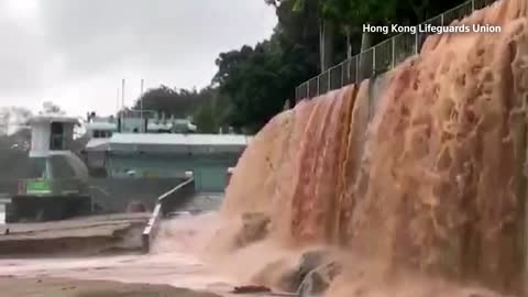"Black rainstorm" floods Hong Kong roads