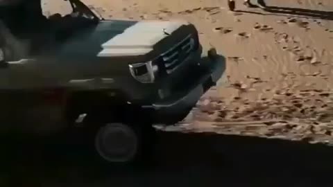 Best video of Land cruiser in dessert