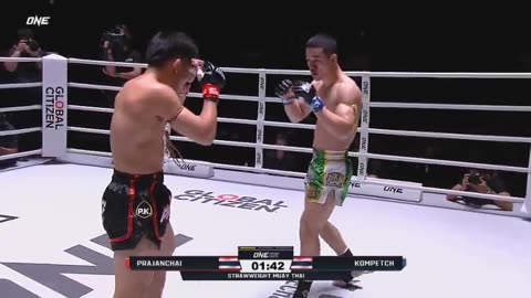 US Sports Martial Arts Feat. Elite Muay Thai Scrap 👊 Prajanchai vs. Kompet | Full Fight