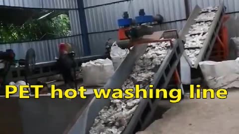 Waste PET bottles flakes hot washing line / pet crushing washing drying