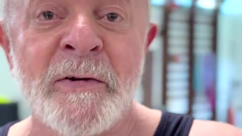 Lula posta vídeo diz que voltará aos campos: chutando com as duas pernas
