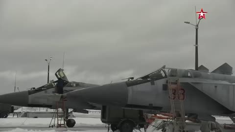 MiG-31 fighters forced the "intruder" to land