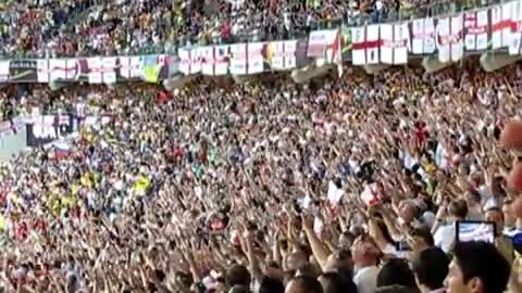 Euro 2012 - England fans vs. Italy - God save the queen