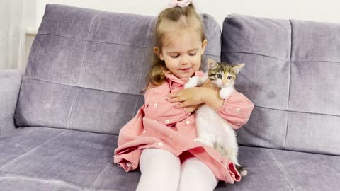 Adorable Baby Girl Meets New Baby Kitten for the First Time! (Cutest Ever!!)