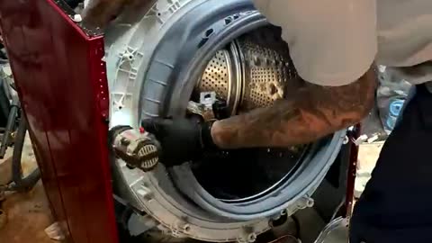 How The Insides Of Washing Machines Are Deep Cleaned _ Deep Cleaned _ Insider