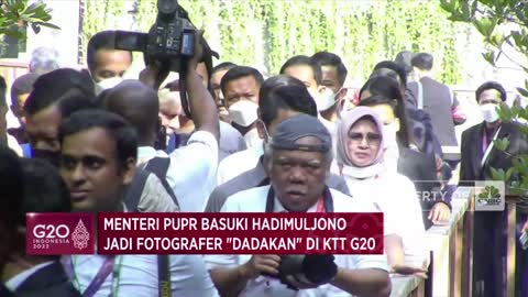 Momen Lucu Saat Menteri PUPR Memotret Jokowi di G20 Bali