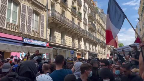 31 juillet 2021 - Paris la technique pour scinder le cortège en petit groupe ne fonctionne plus