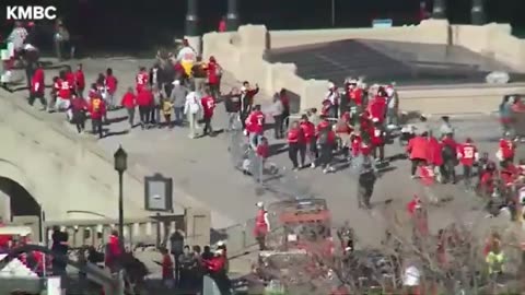 1 dead, 9 injured in Kansas City shooting near Chiefs Super Bowl parade - Fans tackle gunman