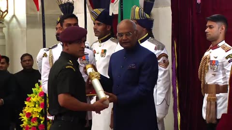 President Kovind presents Padma Bhushan to Mahendra Singh Dhoni