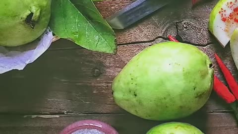 खाली पेट अमरूद की पत्तियां चबाने के फायदे | chewing guava leaves