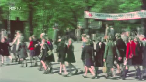 Filmaufnahmen aus dem Hamburger Alltag, kurz nach dem Krieg in Farbe (NDR Bericht)