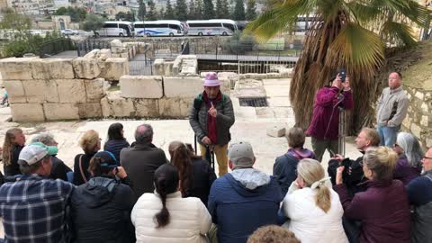 Day 7, 04: Moshe Explains the Temple Entrance