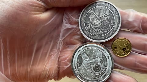 ALIEN 2022 1 OZ PURE SILVER ANTIQUED COIN