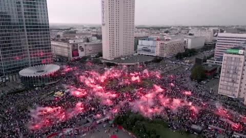 Alarms boom in Poland to respect Warsaw Uprising