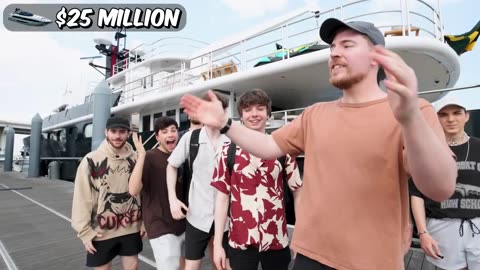 $1 vs $1,000,000,000 Yacht!