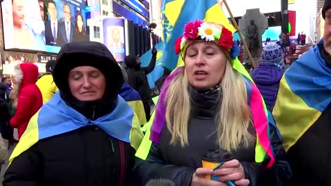 Protesters in Times Square call for peace in Ukraine