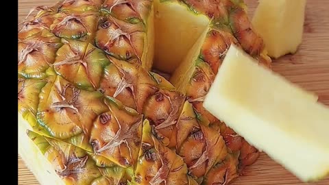 Pineapple hacks | Fun way of cutting pineapple into cube | #shorts #pineapplehack #pineapple #short